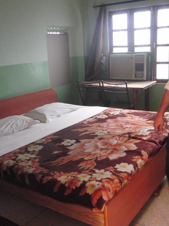 Shivakashi Guest House Varanasi Quarto foto